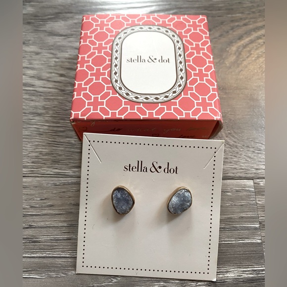 STELLA & DOT - Druzy Studs - Picture 1 of 4